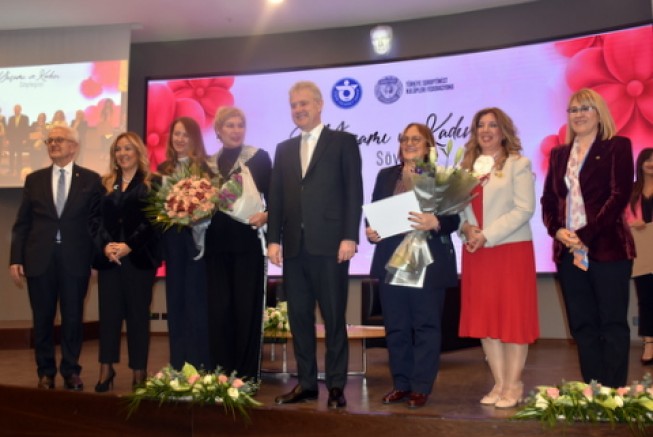 İş insanı Leyla Alaton İzmirli kadınlarla buluştu