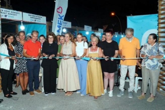 Kadın Emeği Çarşısı Kapılarını Açtı