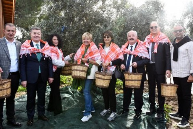 Kınık'ta Zeytin ve Zeytinyağı Sezonu Açıldı 