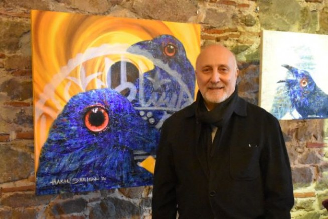 Sanatçı Hakan Sarıhan İzmir'de ilk kişisel sergisini açtı 