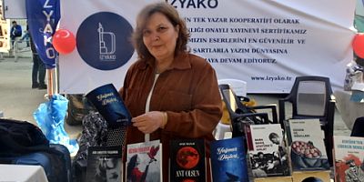 Ayşe Manav (İZYAKO) standında okurlarıyla buluştu 