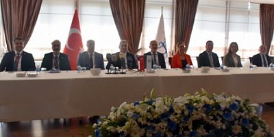 DEÜ'DE BASIN BULUŞMASI: REKTÖR BAYRAM YILMAZ İKİ YENİ PROGRAMI TANITTI