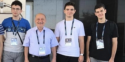İzmir Amerikan Koleji Öğrencileri Tübitak Olimpiyatları’ na Hazır