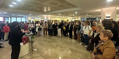 İzmir’de Sanatın ve Vefanın Buluşması: “Esintiler II” Sergisi Görkemli Bir Törenle Açıldı