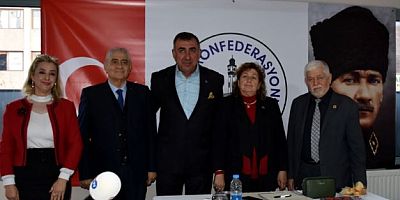 İzmir Konfederasyonu (İZKON) tarafından basın toplantısı düzenlendi. 