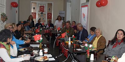 Parkinson Hastaları ve Yakınları Cumhuriyet Bayramı'nda Moral Depoladı